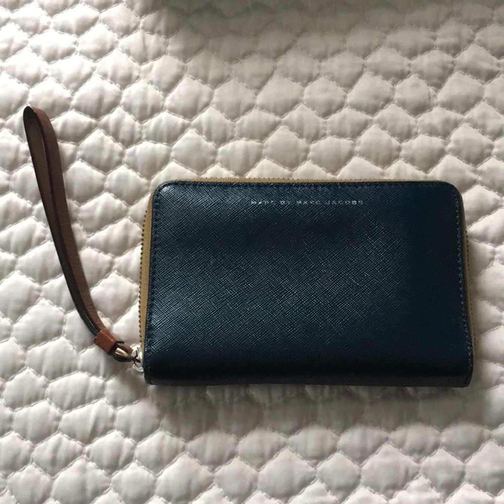 Marc by Marc Jacobs two-tone wristlet wallet